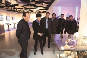 桐乡市委副书记、市长王申峰一行莅临沐鸣本部调研